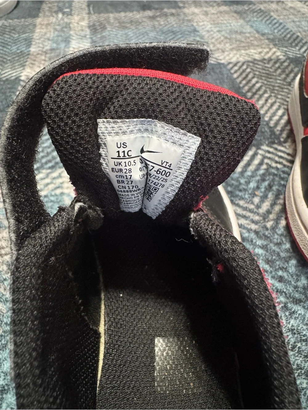 Nike Kids Red and Black Low-Top Sneakers with Hook-and-Loop Strap